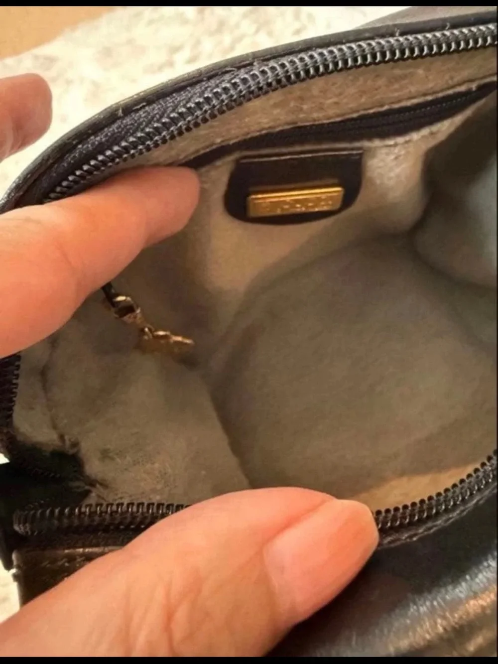 Gucci Black Embossed GG Leather Crossbody Bag